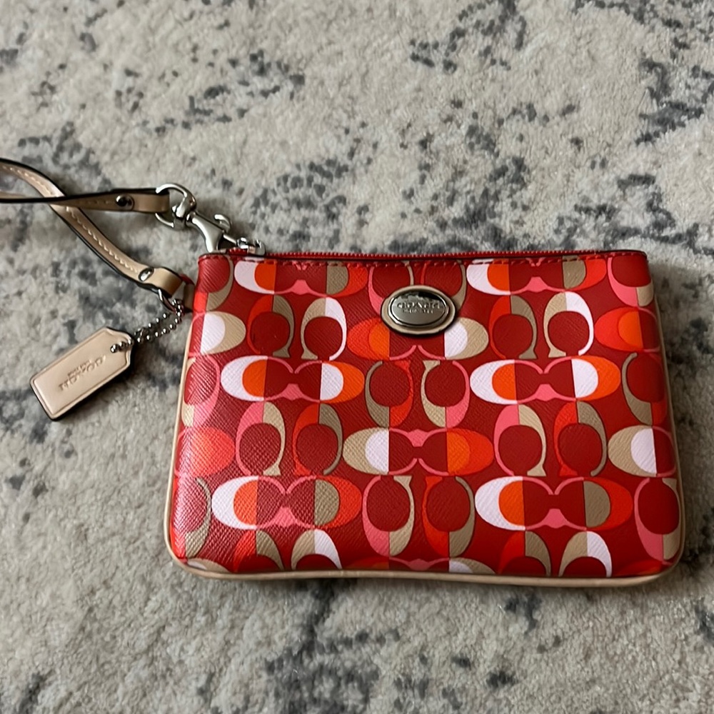 Coach Wristlet like new. Used once